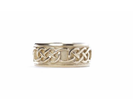 CELTIC STYLE RINGin nine carat gold, size S