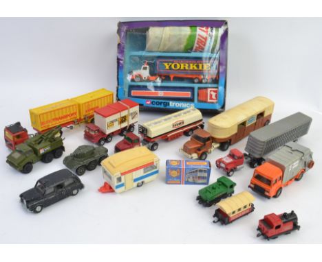 DIECAST; A collection of assorted loose and boxed vintage diecast models to include a Corgi Tronics 1002, other Corgi and som