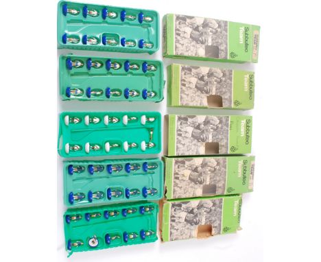 SUBBUTEO; A collection of 5x vintage early boxed Subbuteo table soccer teams comprising of: 42, 159, 207 etc.


NOTE: From a 