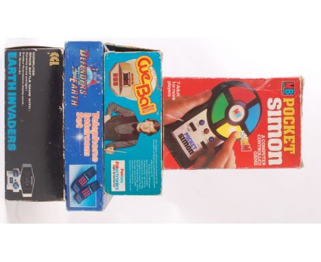 ELECTRONIC GAMES; A good collection of 4x assorted vintage electronic computer games to include MB Pocket Simon, Palitoy Cue 