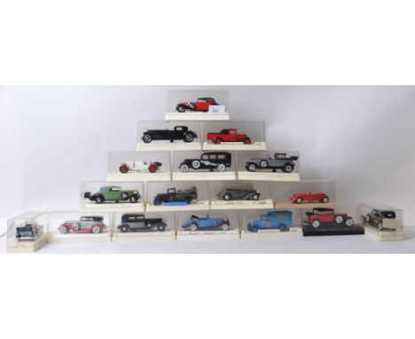 SOLIDO; A collection of 17x original Solido 1:43 scale diecast model classic cars, each within the original plastic display b