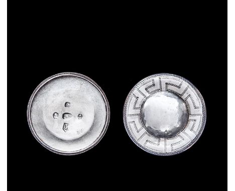 Nelson’s Victories, an empty silver circular box, hallmarked for Samuel Pemberton, Birmingham, 1805, the lid and base with bo