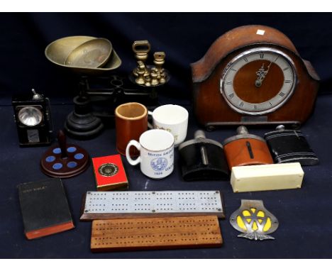 Collectors lot to include vintage kitchen scales, mantle clock, pocket flasks, vintage torch, AA badge, dominos, mugs and Chi