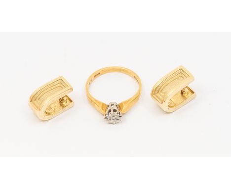 An illusion set diamond and 18ct gold ring, size K1/2, total gross weight approx 2.5gms along with a pair of 14ct gold huggee