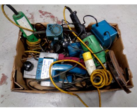 A box of power tools by Hitachi and Makita together with a battery charger  CONDITION REPORT: Lot 622 - 653 are items found i