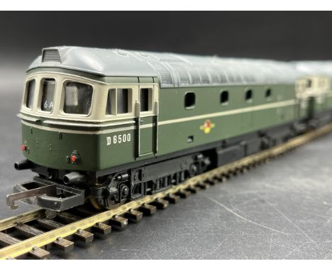 Two Lima Class 33's in Double header formation wired together Tested Runners(700g)Two Lima Class 33 Bo-Bo Nos. D6500 & D6501 