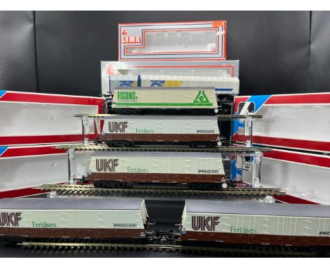 Seven Lima OO gauge Bogie Wagons, six boxed and Ready to Roll(600g)Lima L305661 Bogie pallet van in UKF livery (4)Lima L30566