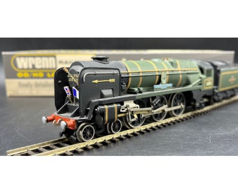 A Wrenn Railways 4-6-2 Rebuilt Bulleid Pacific Locomotive named 'Sir Keith Park' GOLDEN ARROW in BR Green livery with Tender 