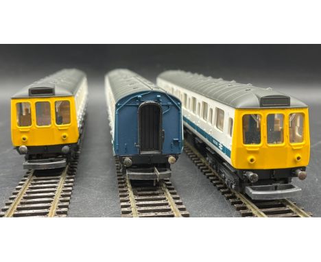 Lima L149815 Class 117 3-Car DMU in BR White & Blue W59484 W51350 & W51346, Tested Runner(900g)Un-boxedConsists of L205147, L