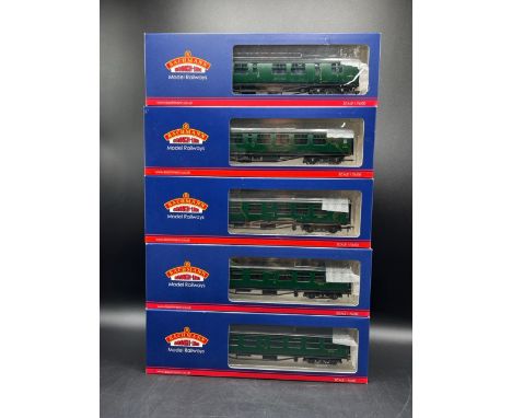 A rake of five OO Bachmann BR Southern Railway Coaches each boxed and appearing unopened(1200g) Bachmann Branchline 34-504B B