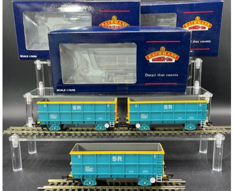 Bachmann Branchline 33-425 51 Ton POA Iron & Steel Scrap Wagon RLS5098 in 'SR' Blue & Yellow Livery(400g)A rake of three wago