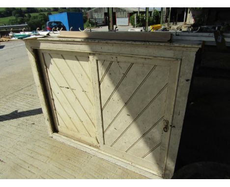 This lot is held at Hammonds Farm, Wick Street, Stroud GL6 7QN, Only bid on these following 53 lots if you able to clear by 3