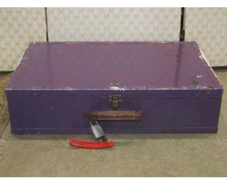 A painted wooden portable tool chest containing a small quantity of carpentry related hand tools 