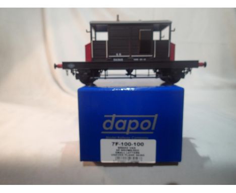 O gauge Dapol 7F-100-100 brake van, Southern brown, excellent condition, boxed. UK P&amp;P Group 1 (£16+VAT for the first lot