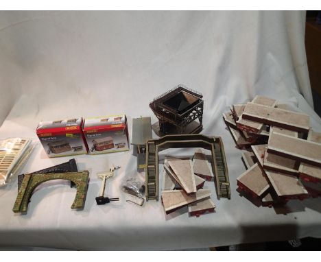 Selection of OO gauge accessories, including twenty platform sections, six ramps, signal box, fencing, footbridge etc, all ex
