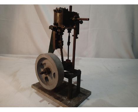 Live steam vertical engine, single cylinder with lubricator, H: 26 cm, flywheel D: 10 cm, turns freely. UK P&amp;P Group 3 (£