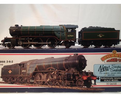 Bachmann OO, 31-592, class V2, Durham Light Infantry, 60964, BR green, late crest, excellent condition, box with wear. UK P&a