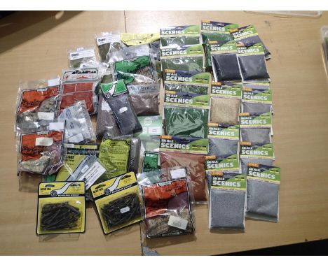 Selection of Hornby Skale scenics scatter material, ballast etc, plus woodland scenics. UK P&amp;P Group 1 (£16+VAT for the f
