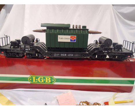 G scale L.G.B 4058 double bogie articulated well wagon with transformer load, Trafo-umon, excellent condition, boxed. UK P&am