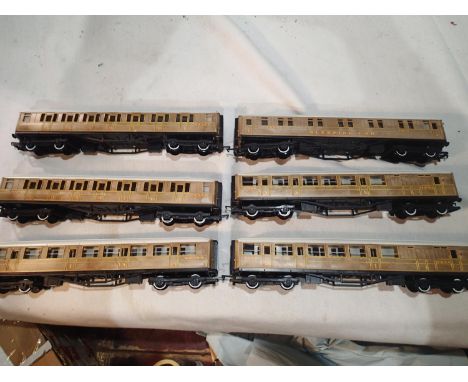 Six Hornby OO gauge LNER teak coaches, mostly excellent condition, unboxed. UK P&amp;P Group 1 (£16+VAT for the first lot and