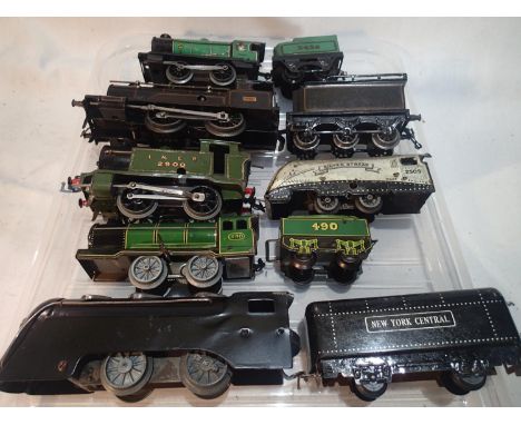 Six mixed vintage O gauge locos and tenders to include Hornby. Items appear in play worn to VG condition. UK P&amp;P Group 2 