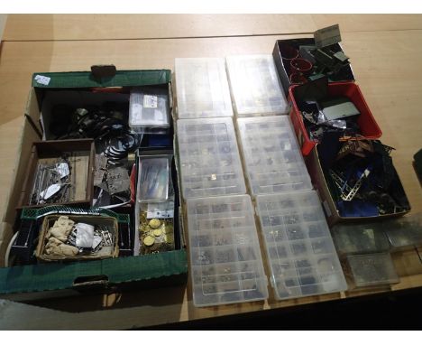 Quantity of mostly vintage O gauge parts and castings, suitable for spares Hornby tinplate etc, also electrical 0.4.0 chassis