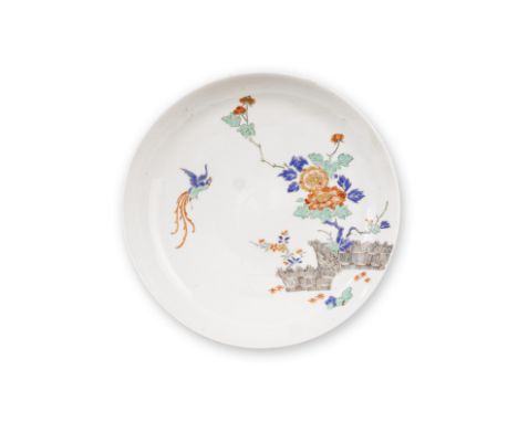 Plat rond en porcelaine de Meissen provenant du « Japanisches Palais », circa 1730A Meissen circular dish from the Japanese P