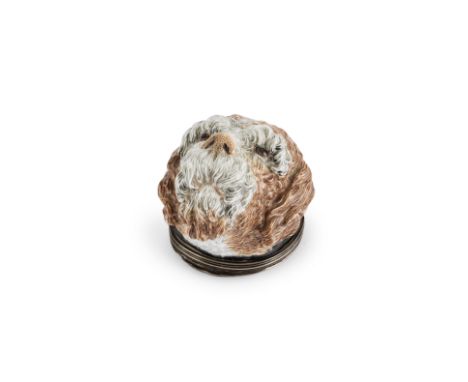 Tabatière polylobée en forme de tête de chien en porcelaine de Meissen, monture en métal doré, XIXe siècleA gilt-metal-mounte