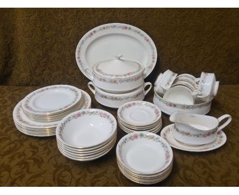 Paragon Belinda (Royal Albert) dinner service 42 pieces including 6 plates, side plates, cereal bowls, dessert bowls, soup bo