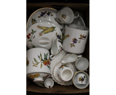 A quantity of Royal Worcester Evesham pattern china.