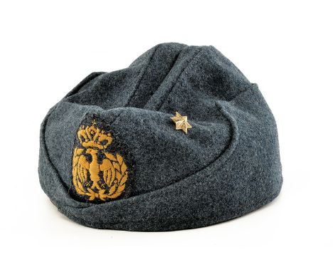 A Royal Air Force trooper's cap dating: second quarter of the 20th Centuryprovenance: Kingdom of ItalyOf light blue wool, wit