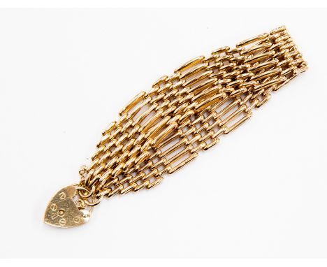 A 9ct gold gate bracelet with padlock  clasp, weight approx 25.2 grams 