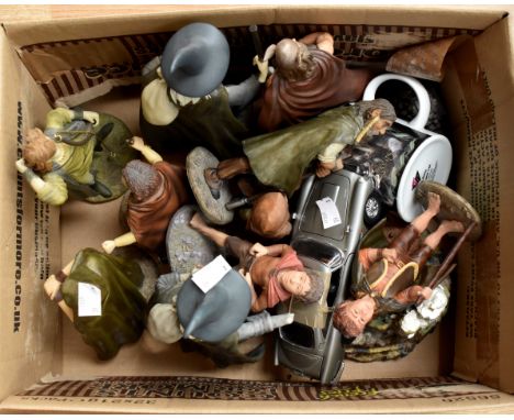 A collection of assorted Lord of the Rings figures (one box)