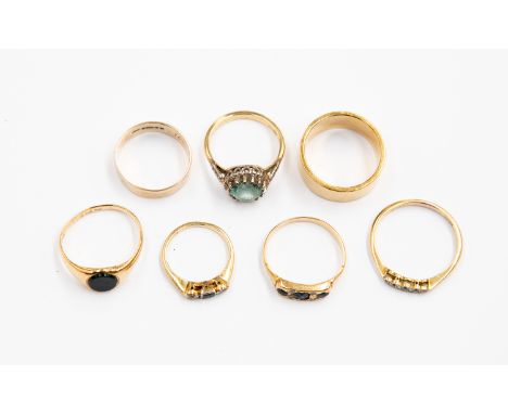 A collection of 18ct and 9ct gold rings, to include five 18ct gold rings, including diamond emerald, topaz  and bloodstone ve