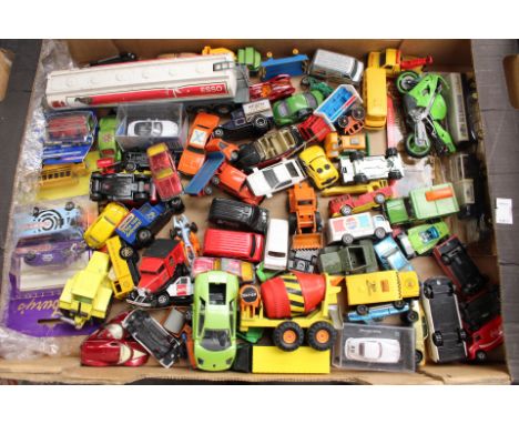 Large quantity of assorted diecast vehicles including Dinky, Corgi, Matchbox etc (2 boxes)