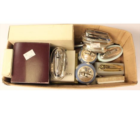 Collection of 15 20th Century table and pocket lighters including Wedgwood and Onyx examples, a boxed Ronson cigarette case w