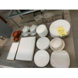 Lot de (70) assiettes variées