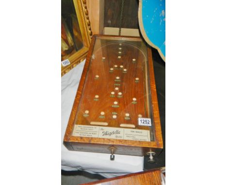 The 'Migetelle' table bagatelle