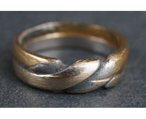 18ct yellow and white gold crossover style ring, with solder repairs 