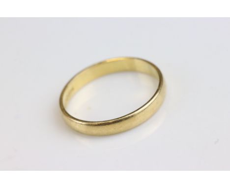 22ct yellow gold wedding band, plain polished, band width approx 3mm, ring size N 