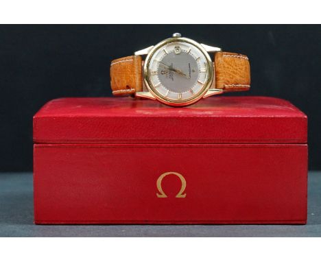A Omega Constellation automatic chronometer with date window to 3 o'clock. 