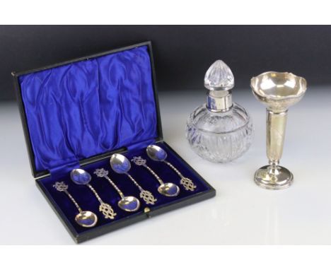 Cased set of six early 20th century silver teaspoons, openwork scroll-design finials, barley-twist stem, makers Henry William