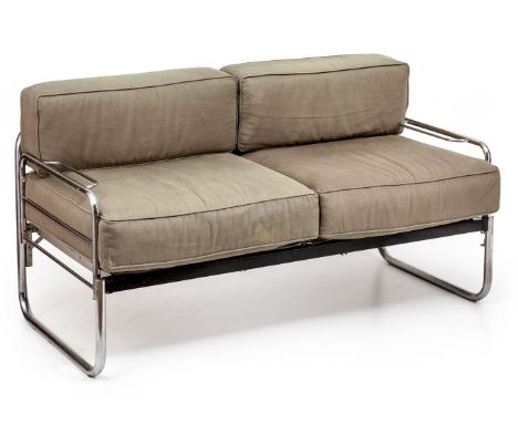 Art-Deco-Daybed  1930er Jahre Verchromtes Stahlrohrgestell mit vier abnehmbaren Kissen. Br. 142 cm. Mit ausgeklappten Seiten 