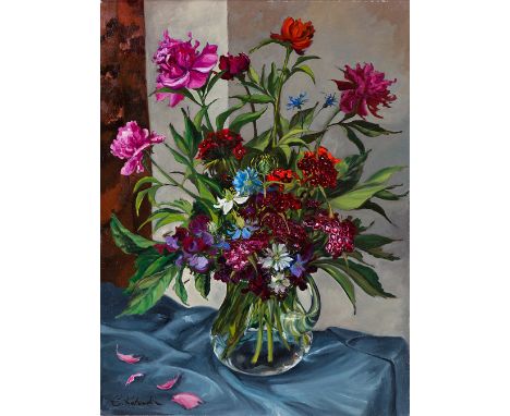 Kotowska, E. (Polen, um 1900) Sommerblumenstrauß   aus Pfingstrosen, Kornblumen, Wicken und Phlox in Glaskrug. Sign. Lwd. 80×