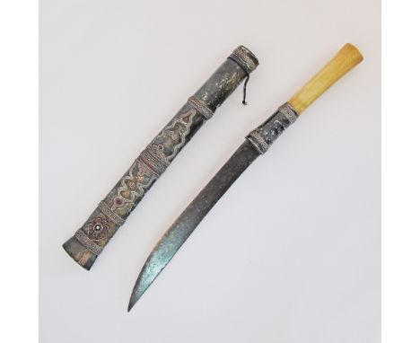 An Oriental dagger with ivory handle and silver scabbard decorated with filigree and enamel L345mm (2)
In-house packing &amp;