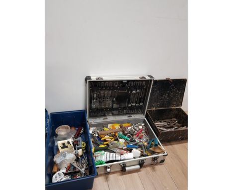3 TOOLBOXES ALL CONTAINING TOOLS