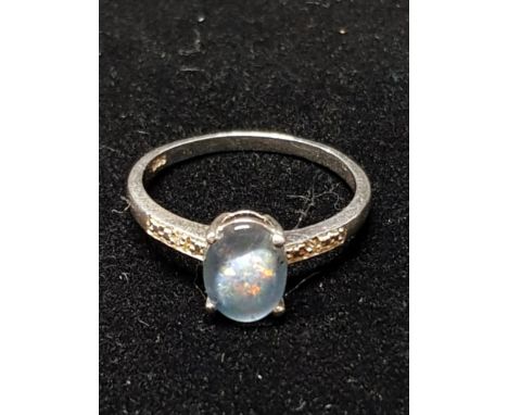 SILVER AND OPAL RING SIZE R1/2 GROSS WEIGHT 1.9G