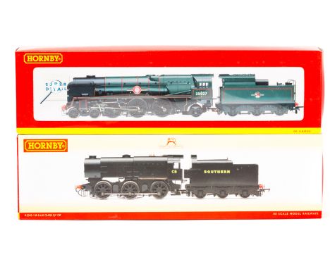 2 Hornby Railways tender locomotives. BR Merchant Navy Class 4-6-2 Port Line 35027 R2268 in lined Malachite green livery and 