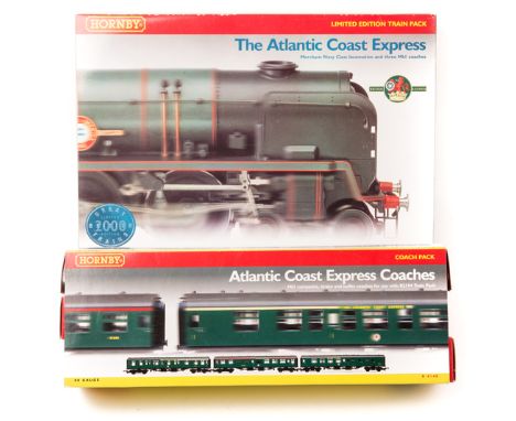 Hornby Railways The Atlantic Coast Express R2194. Comprising BR Merchant Navy class 4-6-2 tender locomotive Holland America L
