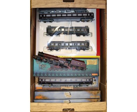 A small quantity of Hornby Railways. Harry Potter items including a 4-6-0 Hall class tender locomotive Hogwarts Castle 5972 i